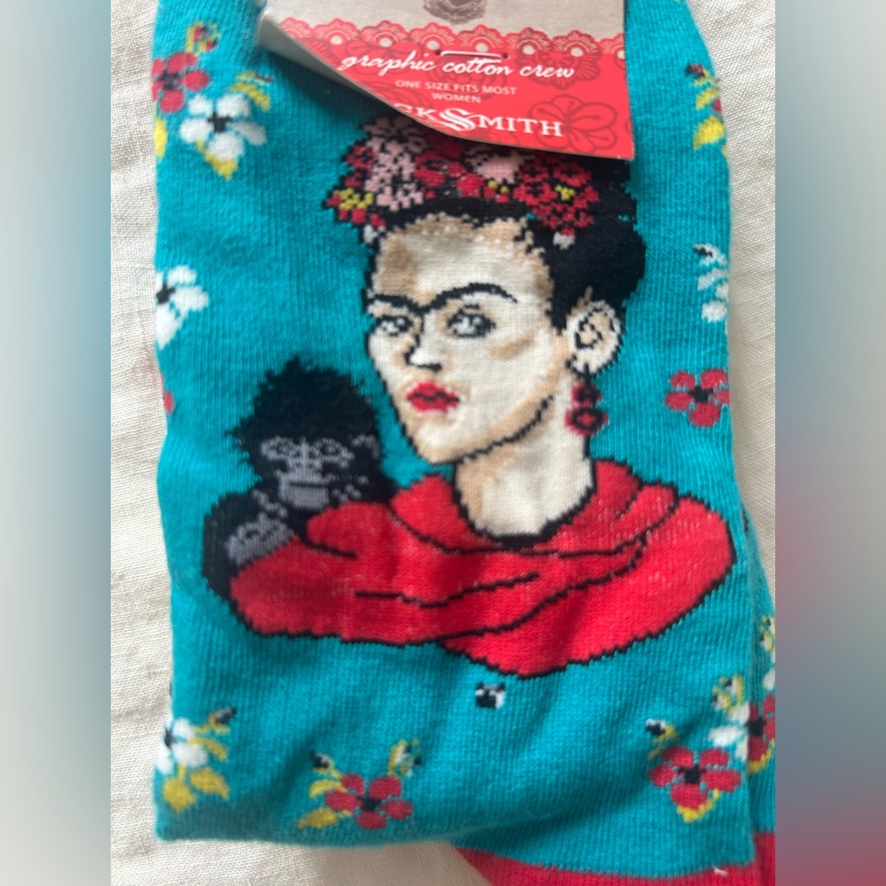 NWT Kahlo Graphic Crew Socks - Teal and Red - Picture 3 of 3